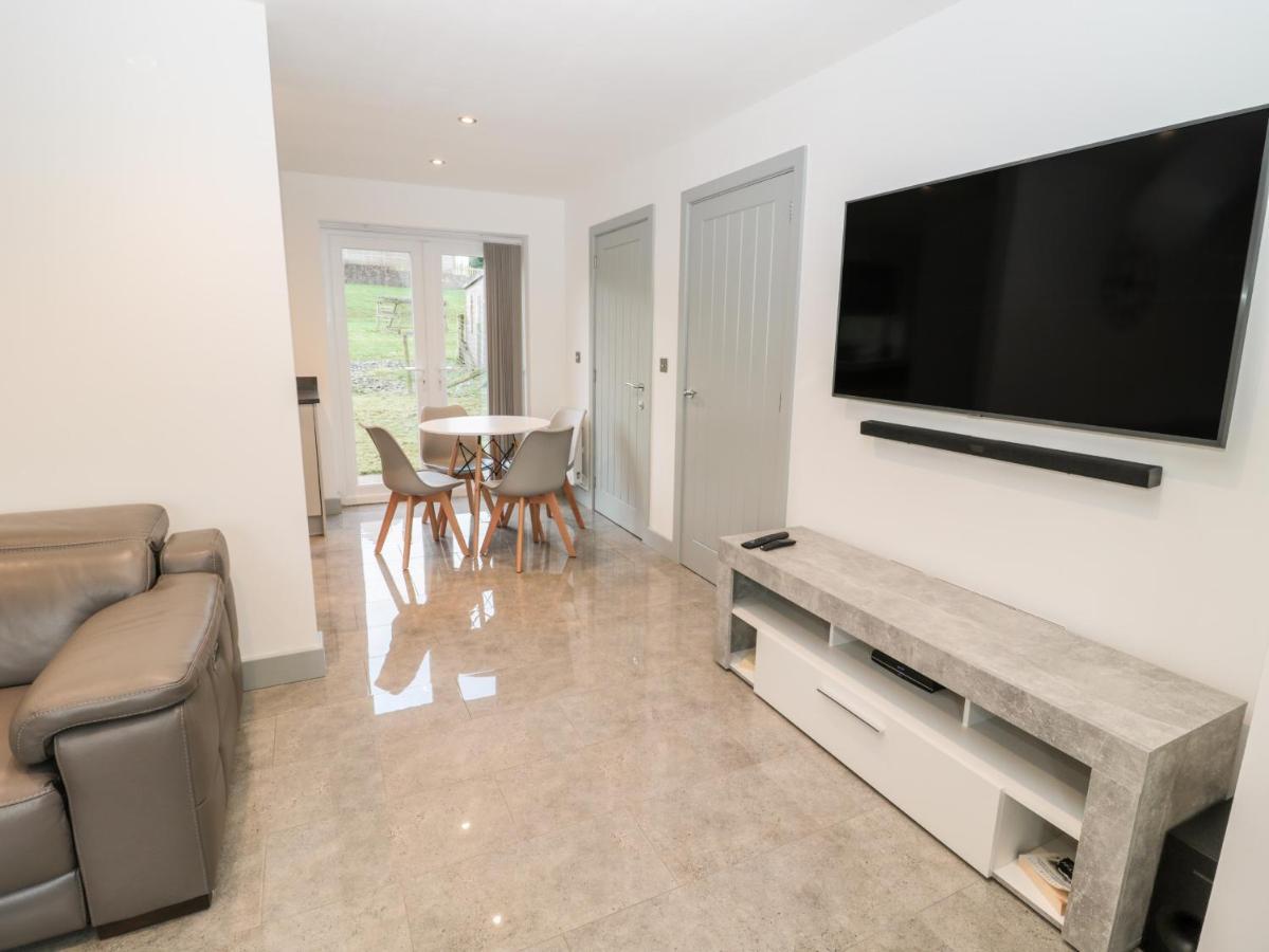 11 The Forge Villa Brampton  Ngoại thất bức ảnh