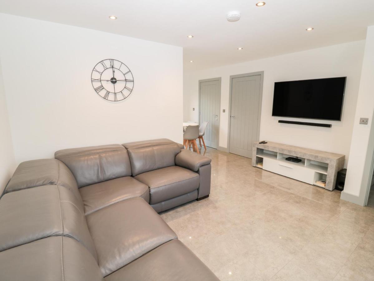 11 The Forge Villa Brampton  Ngoại thất bức ảnh