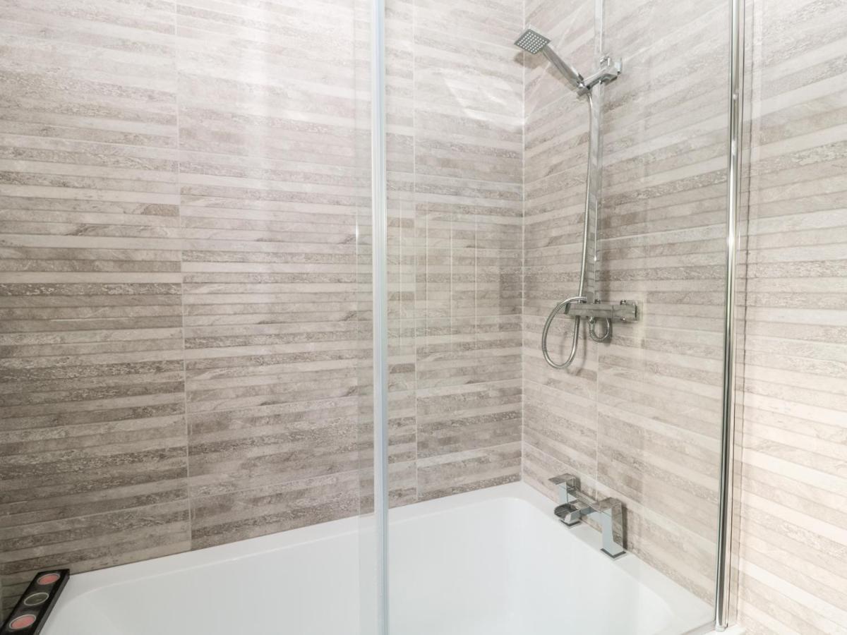 11 The Forge Villa Brampton  Ngoại thất bức ảnh