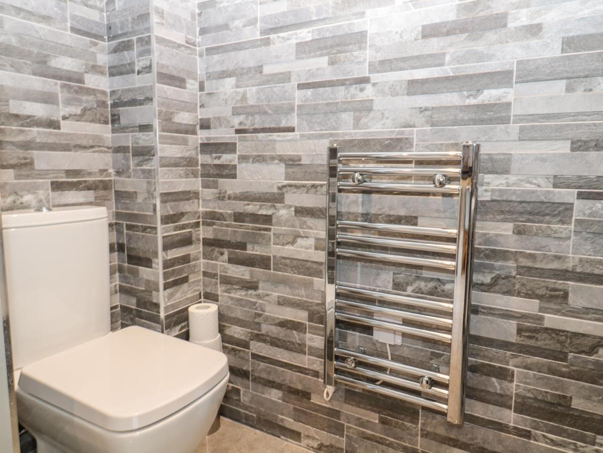 11 The Forge Villa Brampton  Ngoại thất bức ảnh
